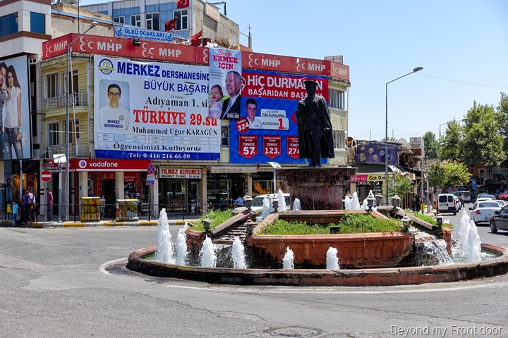 Adiyaman-traffic-circle Adiyaman-traffic-circle