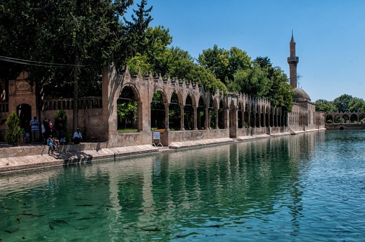 Crazy Old Temples and Overpriced Cabs in Sanliurfa Turkey