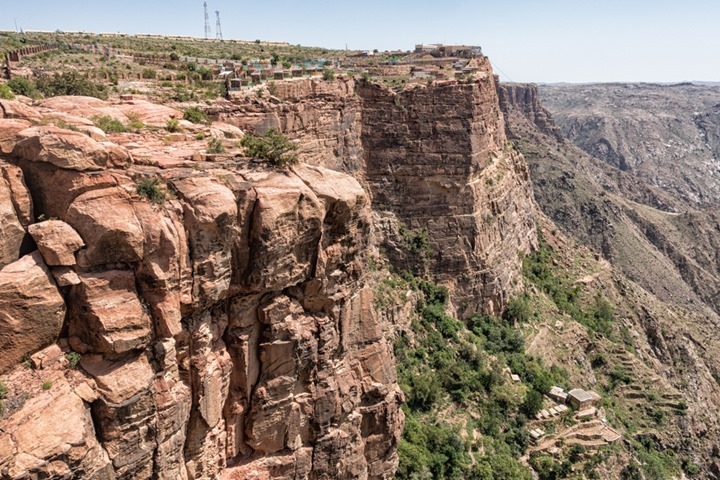Cliffs around Habala - Asir, Saudi Arabia Cliffs around Habala - Asir, Saudi Arabia