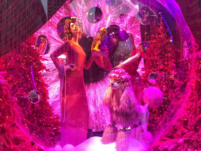 Saks 5th Holiday Display - NYC Saks 5th Holiday Display | Must-Do Christmas Activities in New York City