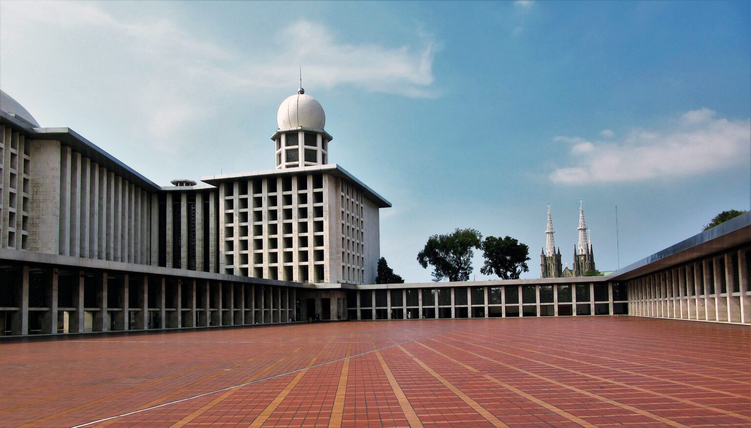 which country has maximum number of mosques in the world