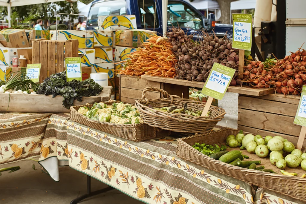 Boulder Colorado Farmers Market - DepositPhoto