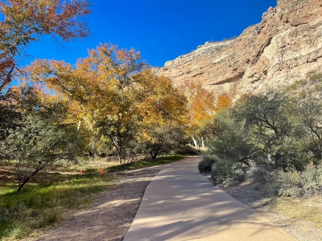 Walking the Montezuma Castle Loop