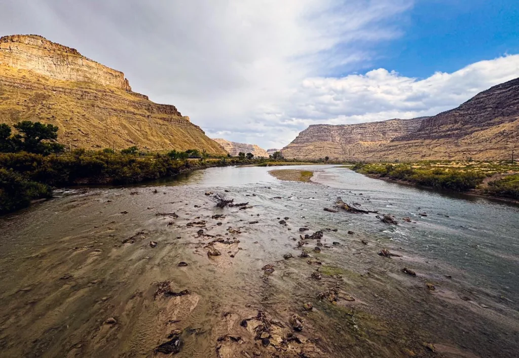View along the Colorado River east of Grand Junction