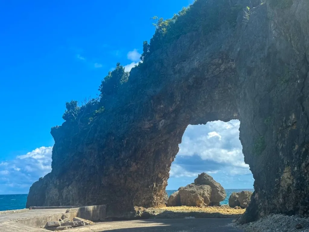 Cujo Keyhole - Boracay Philippines