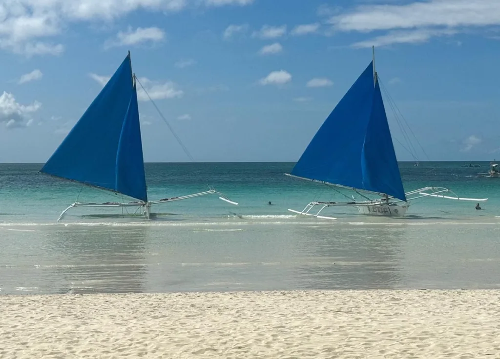 Paraw Sailing - Boracay Philippines