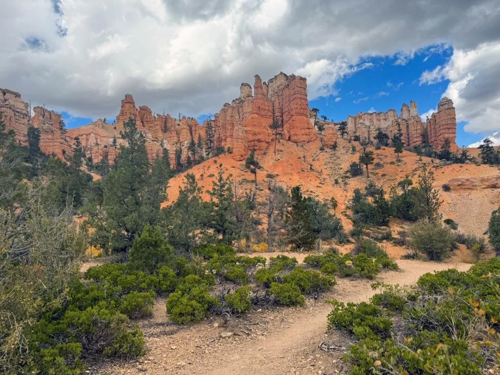Hiking Along Canyon on Mossy Cave - Bryce Canyon