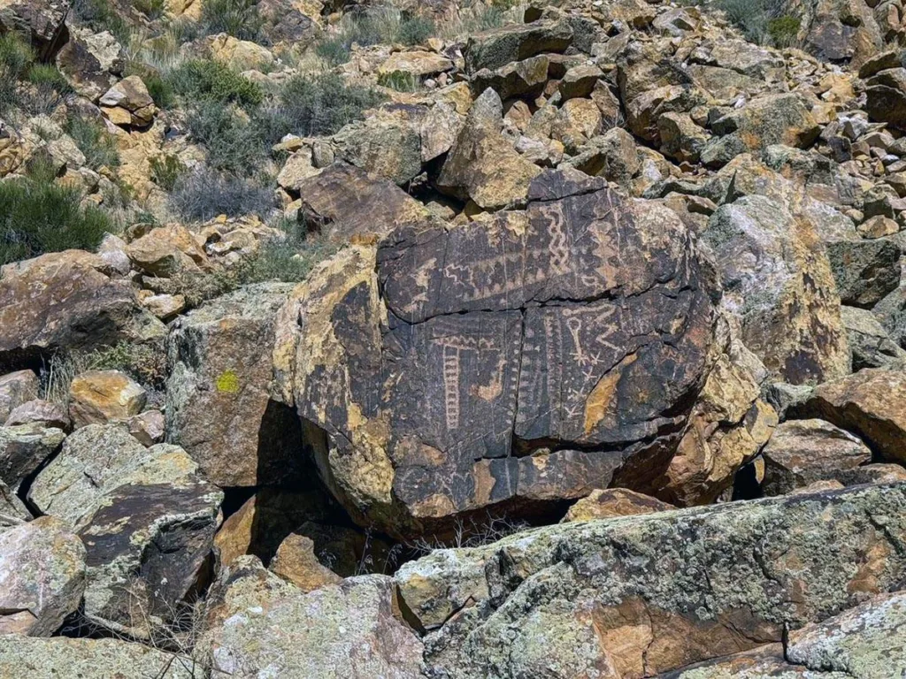 Petroglyphs in Parowan Gap Utah | Zion to Bryce Canyon