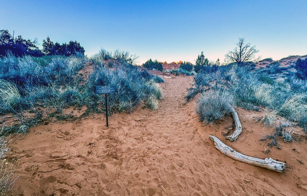 Devil's Garden Trail Guide: Arches National Park