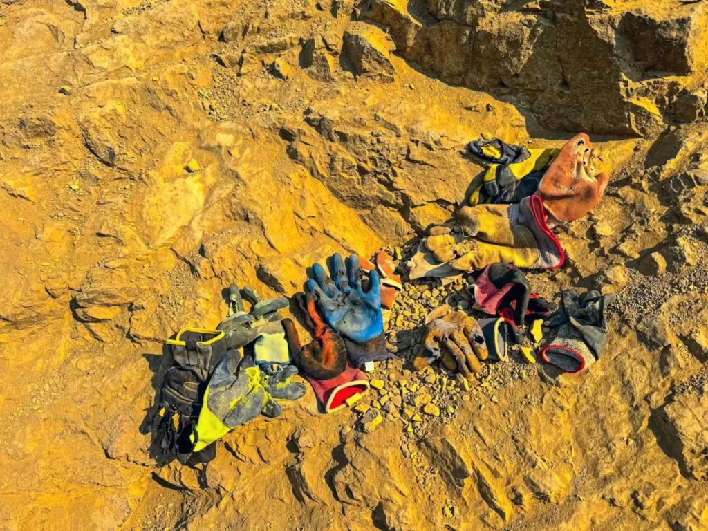 Gloves before Ropes - Mount Storm King