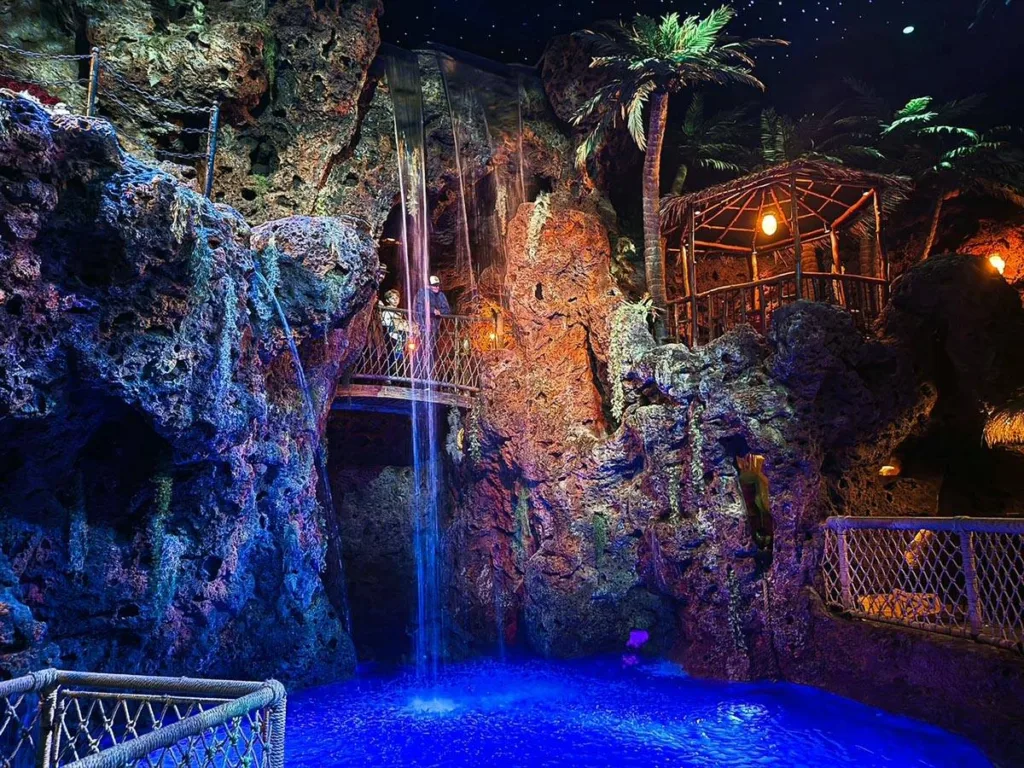 Diving Pool in Casa Bonita Lakewood Colorado | Best Things to Do in Denver
