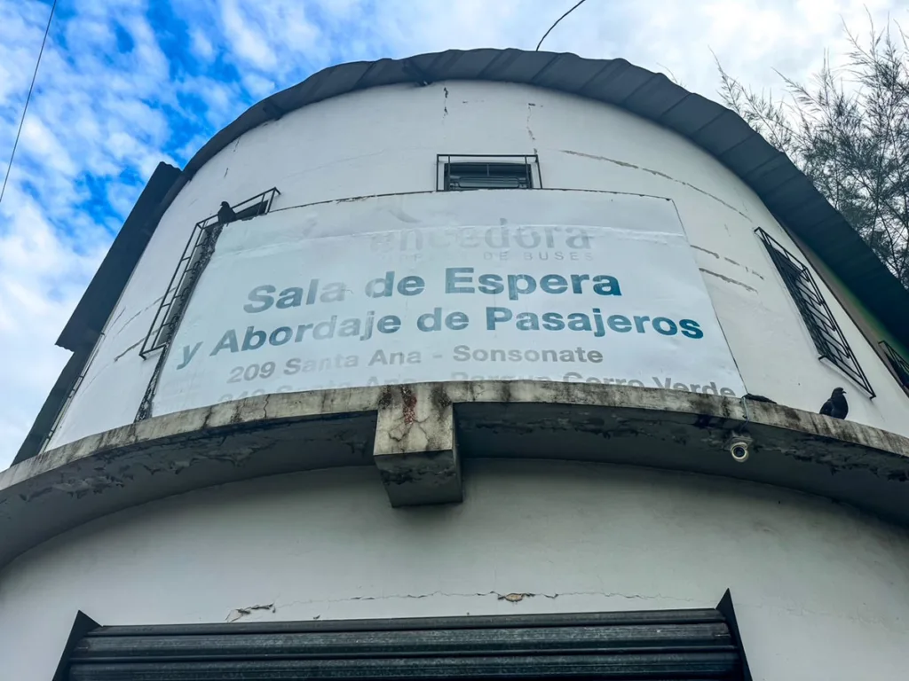 Santa Ana Bus Station to the Volcano